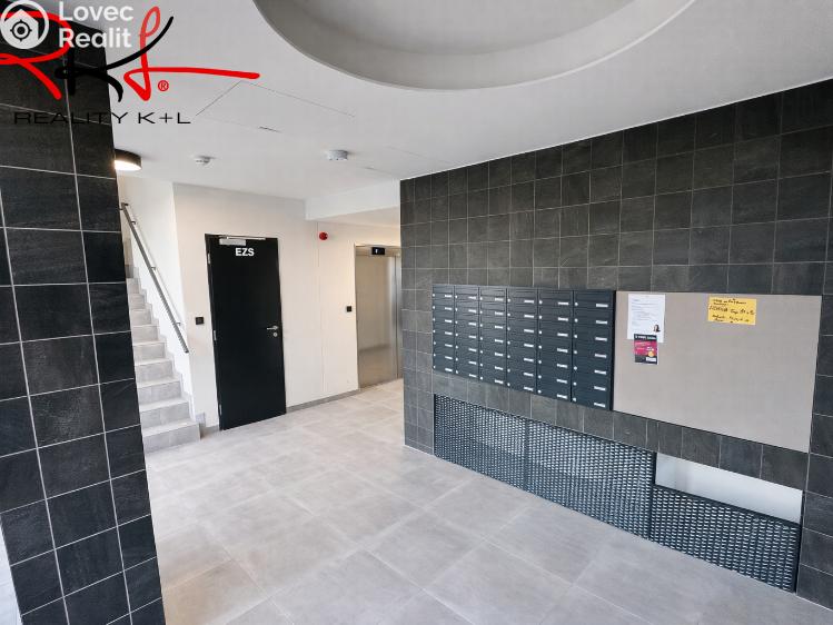 Prodej bytu 2+KK Praha, Čakovická 327/45 č. 13