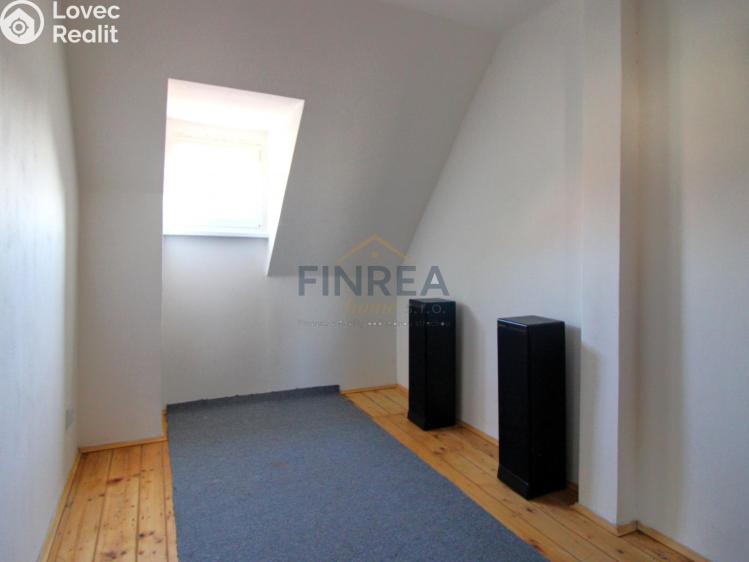 Prodej atypického bytu Litvínov, S. K. Neumanna 1090 č. 17