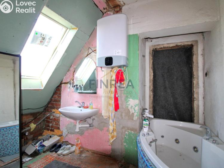 Prodej atypického bytu Litvínov, S. K. Neumanna 1090 č. 19