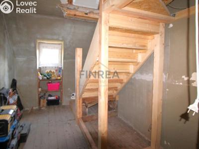 Prodej atypického bytu Litvínov, S. K. Neumanna 1090 č. 11