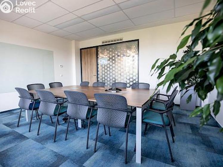 Pronájem obchodního prostoru Praha, Evropská č. 11