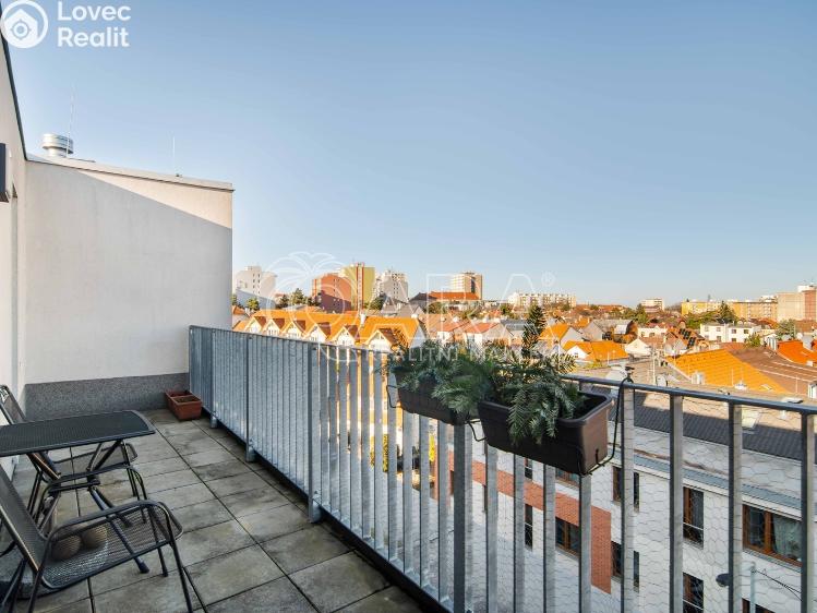 Prodej bytu 1+KK Praha, Na Vackově 2895/9 č. 8