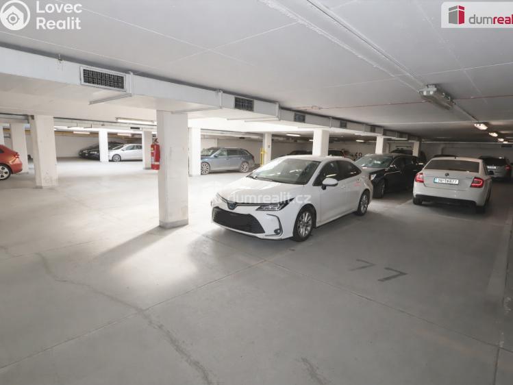 Pronájem garáže Praha 3, V kapslovně č. 1