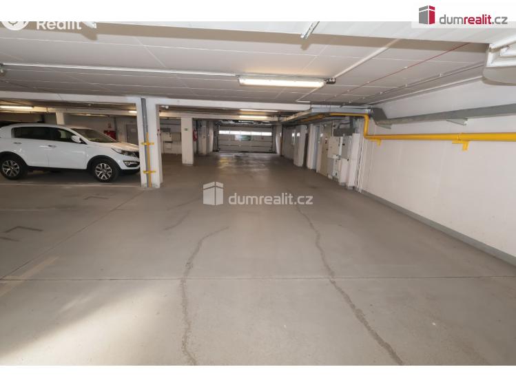 Pronájem garáže Praha 3, V kapslovně č. 5