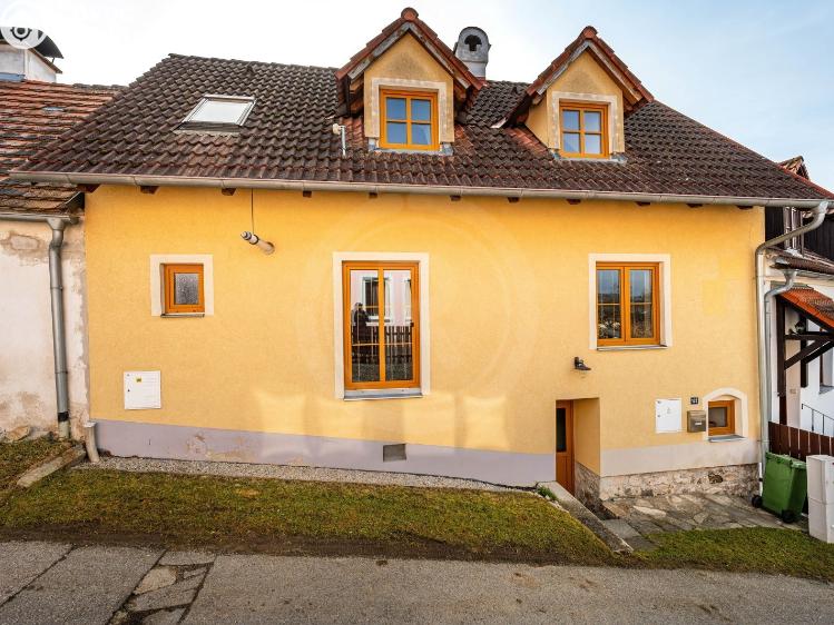 Prodej rodinného domu Křemže, Náměstí 102 č. 1