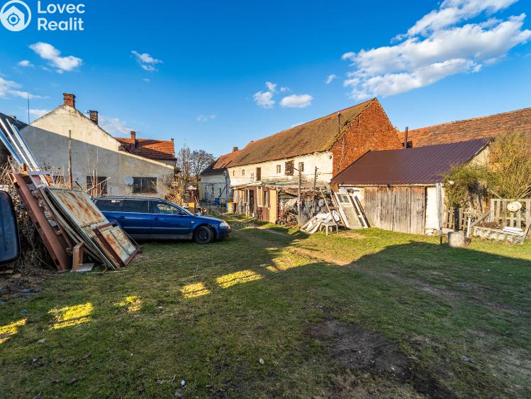 Prodej rodinného domu Lochousice č. 11