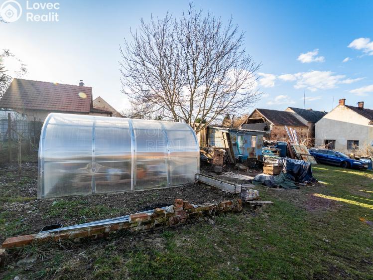 Prodej rodinného domu Lochousice č. 12