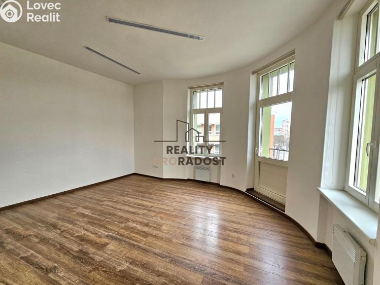 Rent office space Hodonín, Velkomoravská 378/1 č. 5