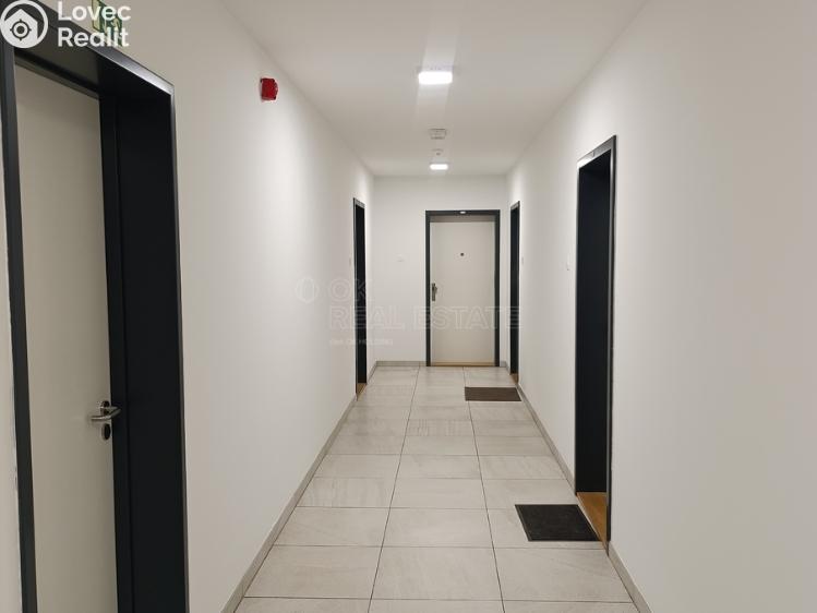 Pronájem bytu 1+KK Praha, Strnadových 1015/2 č. 14