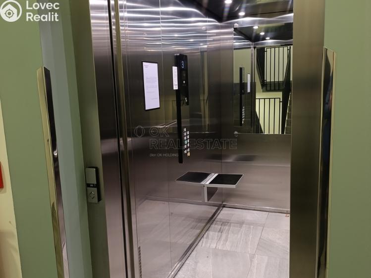 Pronájem bytu 1+KK Praha, Strnadových 1015/2 č. 18