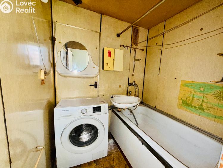 Prodej bytu 3+1 Chomutov, Jirkovská č. 7