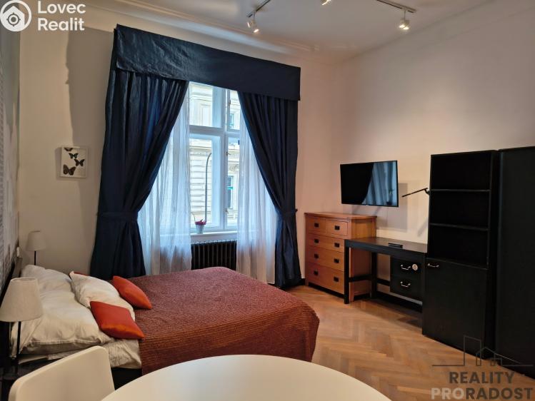 Pronájem bytu 1+KK Praha, Hálkova č. 3