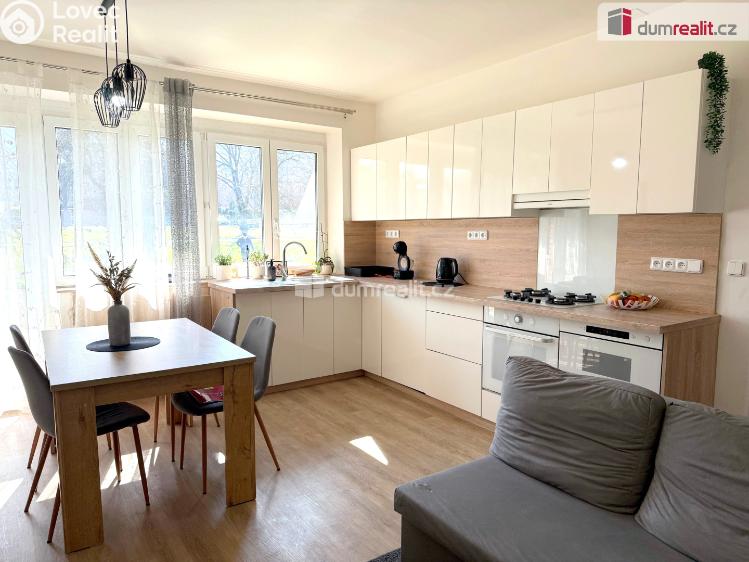 Pronájem bytu 3+KK Zlín, Věžové domy č. 3