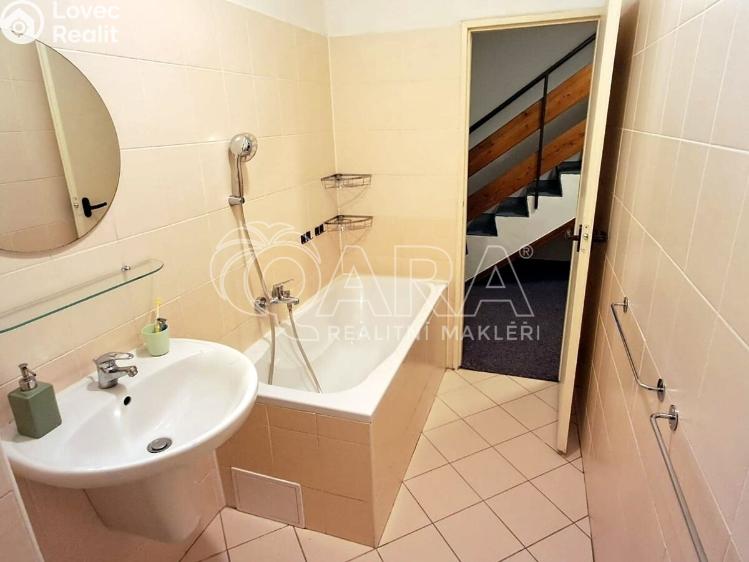 Pronájem bytu 4+1 Praha, Sládkovičova č. 10