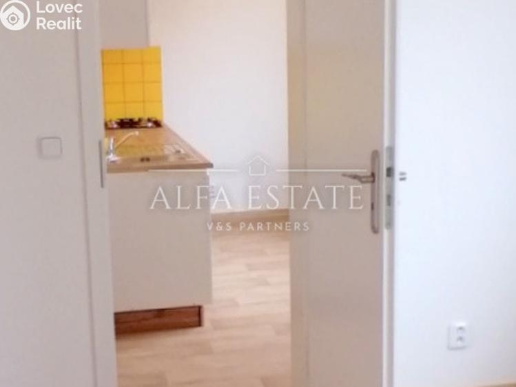 Pronájem bytu 3+1 Chodov, 1. máje č. 6