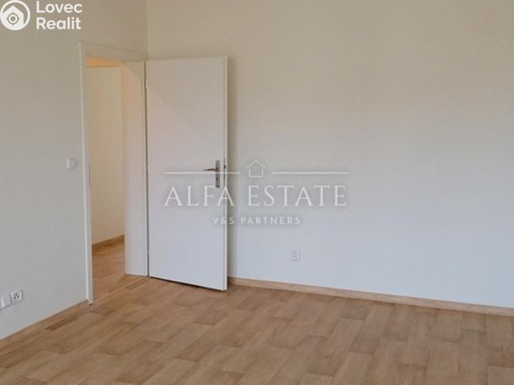 Pronájem bytu 3+1 Chodov, 1. máje č. 9