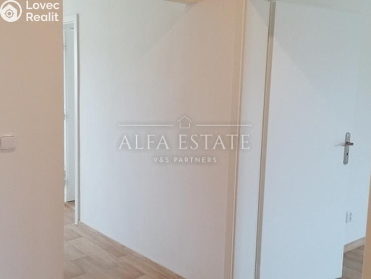 Pronájem bytu 3+1 Chodov, 1. máje č. 12