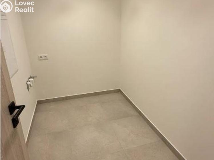 Prodej bytu 2+KK Praha, Poděbradská č. 9