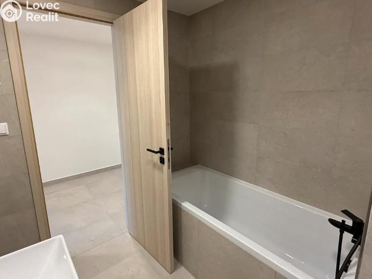 Prodej bytu 2+KK Praha, Poděbradská č. 11