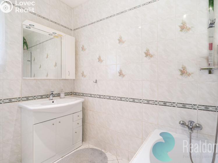 Продаж сімейного будинку Ponědrážka č. 12