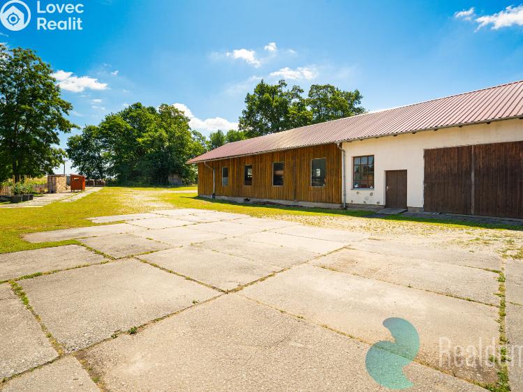 Продаж сімейного будинку Ponědrážka č. 24