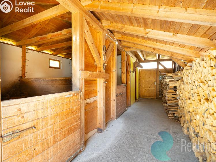 Продаж сімейного будинку Ponědrážka č. 28