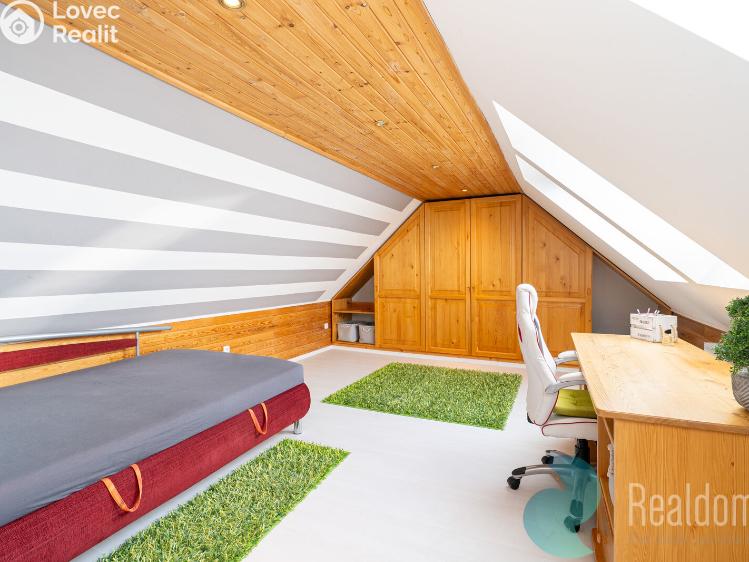 Sale family house Ponědrážka č. 19