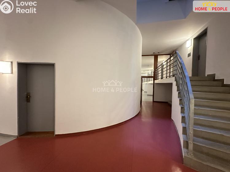 Pronájem bytu 3+KK Praha 8, Novákových č. 22