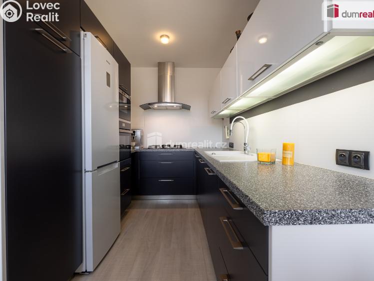 Prodej bytu 3+1 Praha 17, Nevanova č. 8