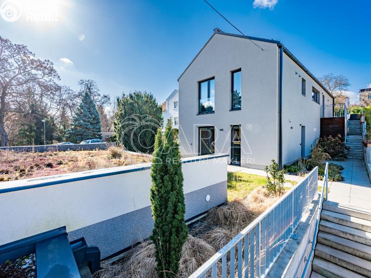 Pronájem bytu 2+KK Roztoky, Wolkerova č. 11