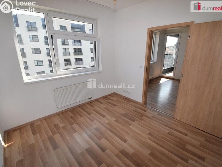 Pronájem bytu 4+KK Praha 22, Oty Bubeníčka č. 9