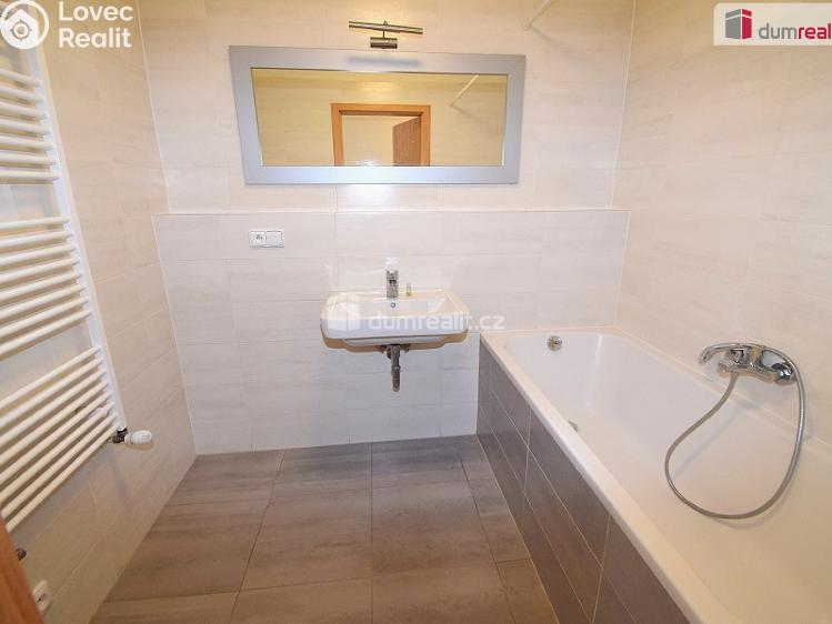 Pronájem bytu 4+KK Praha 22, Oty Bubeníčka č. 10