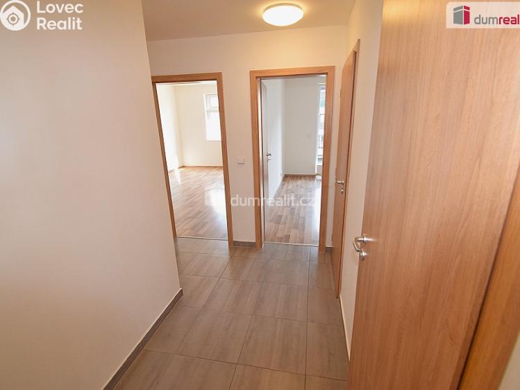 Pronájem bytu 4+KK Praha 22, Oty Bubeníčka č. 13