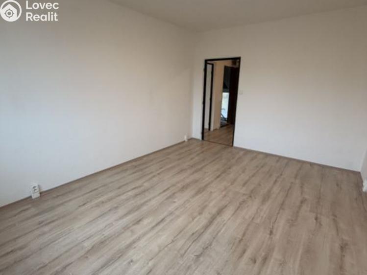 Pronájem bytu 2+1 Chomutov, Školní pěšina č. 4