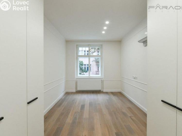 Pronájem bytu 4+KK Praha, náměstí Jiřího z Poděbrad č. 6