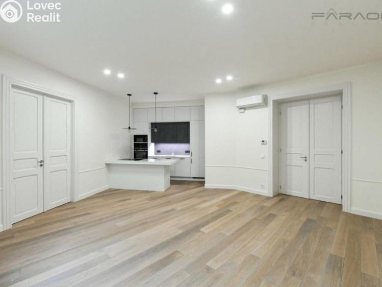 Rent apartment 4+KK Praha, náměstí Jiřího z Poděbrad č. 2