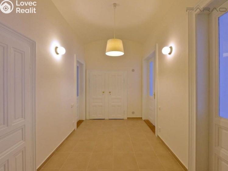 Pronájem bytu 3+KK Praha, náměstí Jiřího z Poděbrad č. 8