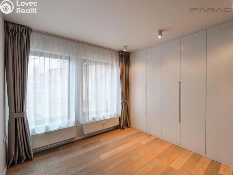 Pronájem bytu 3+KK Praha, náměstí Jiřího z Poděbrad č. 4