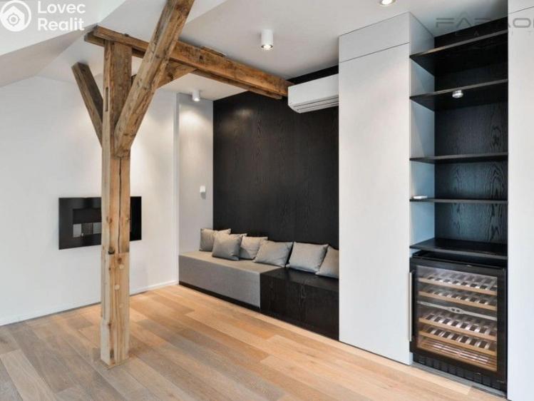 Pronájem bytu 3+KK Praha, náměstí Jiřího z Poděbrad č. 8