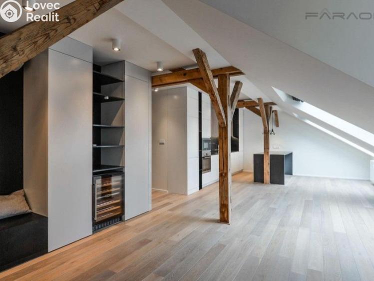 Pronájem bytu 3+KK Praha, náměstí Jiřího z Poděbrad č. 9