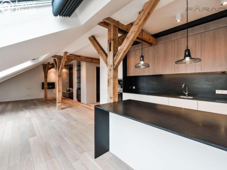 Pronájem bytu 3+KK Praha, náměstí Jiřího z Poděbrad č. 11