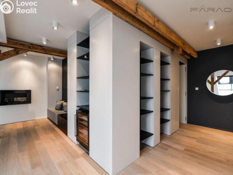 Pronájem bytu 3+KK Praha, náměstí Jiřího z Poděbrad č. 12