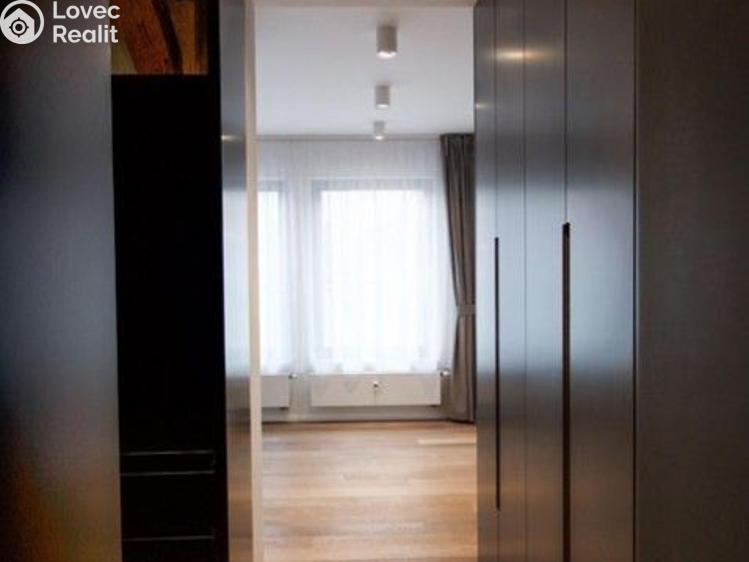 Pronájem bytu 3+KK Praha, náměstí Jiřího z Poděbrad č. 21