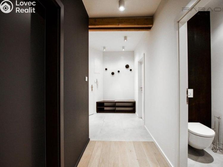 Pronájem bytu 3+KK Praha, náměstí Jiřího z Poděbrad č. 25