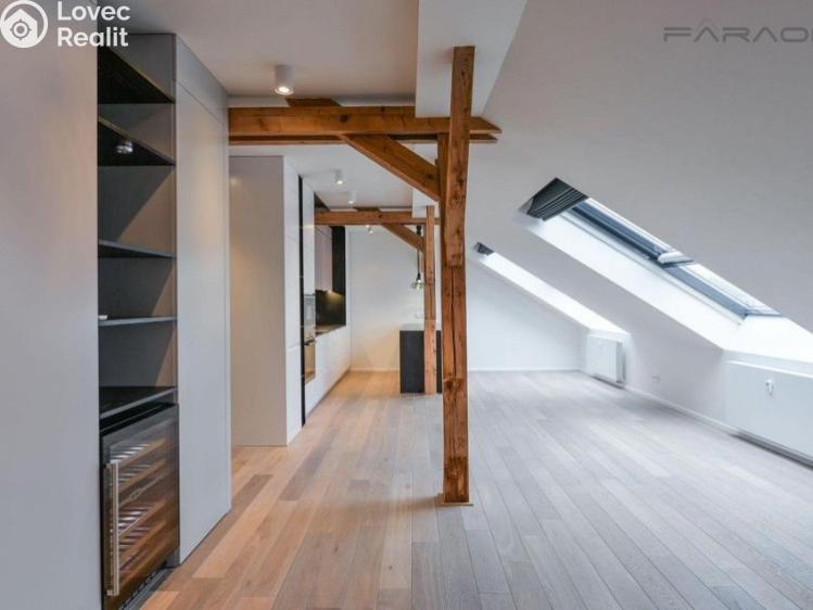 Оренда квартири 3+KK Praha, náměstí Jiřího z Poděbrad č. 10