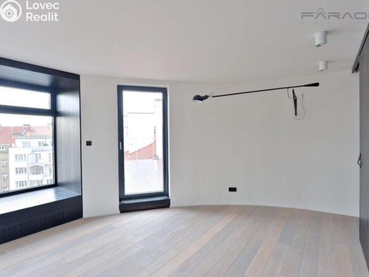 Pronájem bytu 2+KK Praha, náměstí Jiřího z Poděbrad č. 7