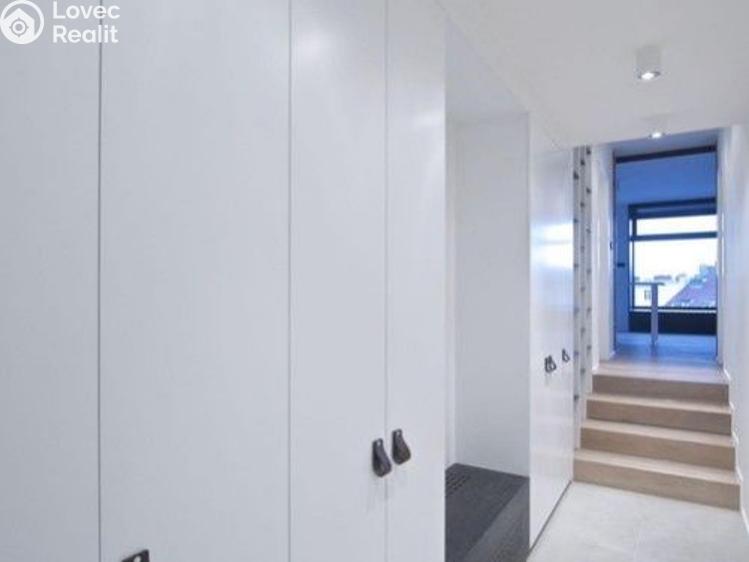 Pronájem bytu 2+KK Praha, náměstí Jiřího z Poděbrad č. 9