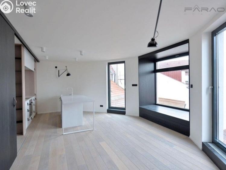 Pronájem bytu 2+KK Praha, náměstí Jiřího z Poděbrad č. 21