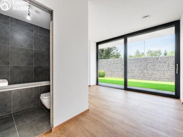 Prodej rodinného domu Ptice č. 11