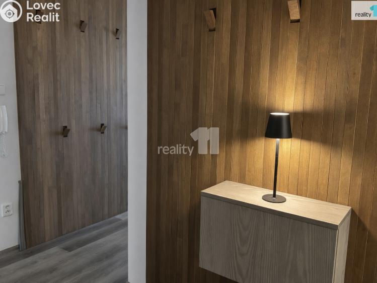 Rent apartment 3+KK Praha 15, Hornoměcholupská č. 8